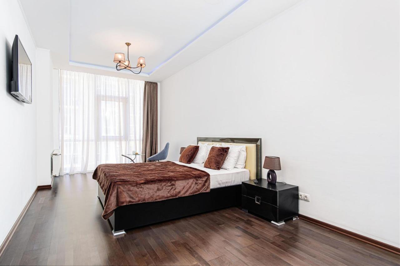 Plaza Arcadia Apartments أوديسا الغرفة الصورة